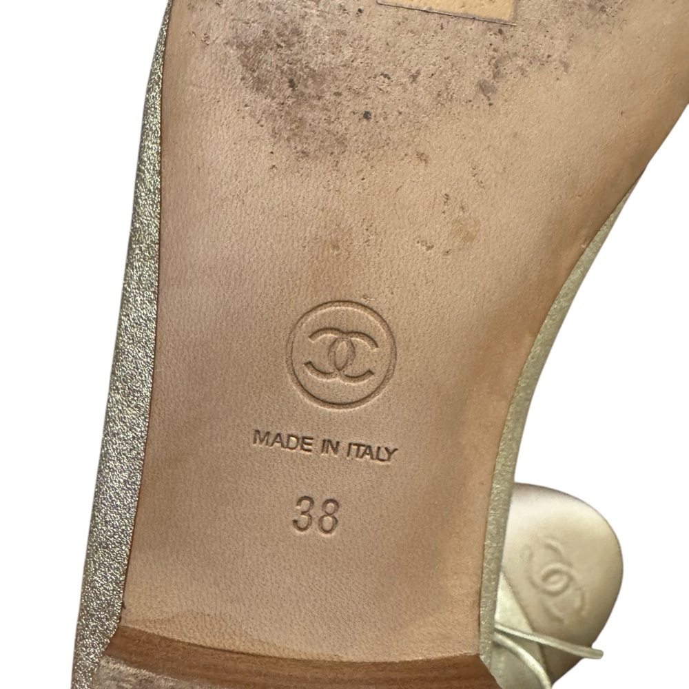 Veterans Day Sale🇺🇸. CHANEL Metallic Gold Flats 38
Today Only - Picture 5 of 7